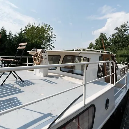 Apartmán Basichouseboat Nearcenter *