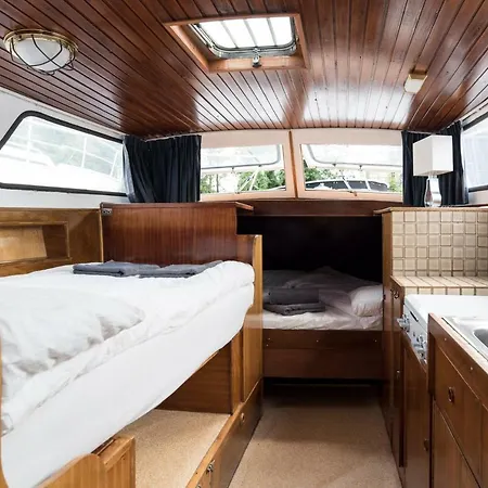 Basichouseboat Nearcenter Amsterdam