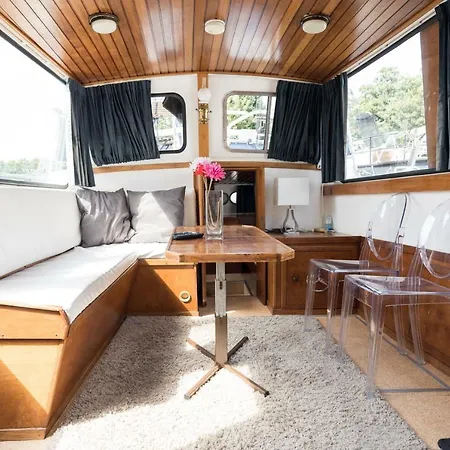 Apartmán Basichouseboat Nearcenter