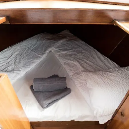 Apartmán Basichouseboat Nearcenter *