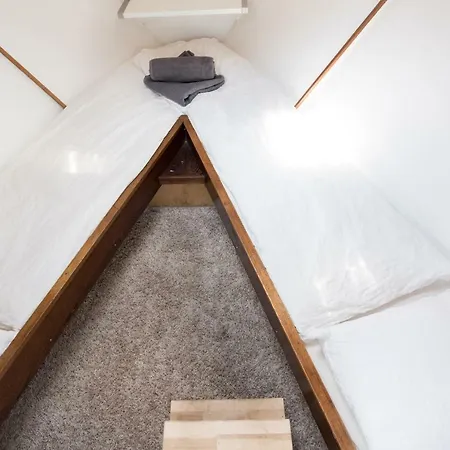 Basichouseboat Nearcenter * Амстердам