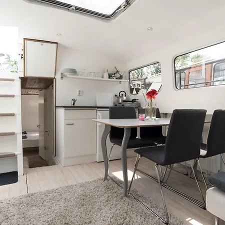 Basichouseboat Nearcenter Amsterdam