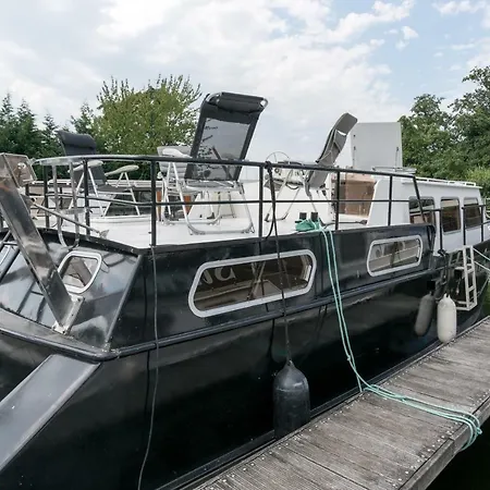 Apartmán Basichouseboat Nearcenter *