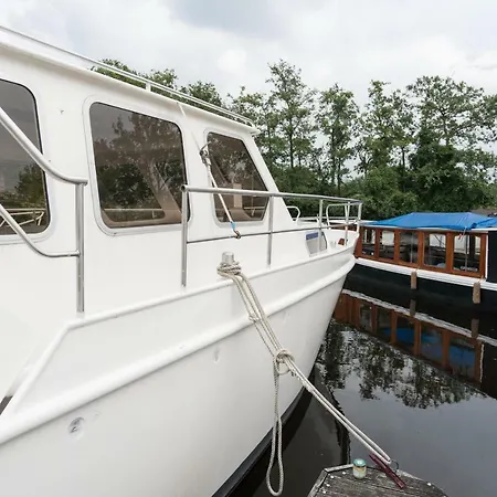 Apartment Basichouseboat Nearcenter