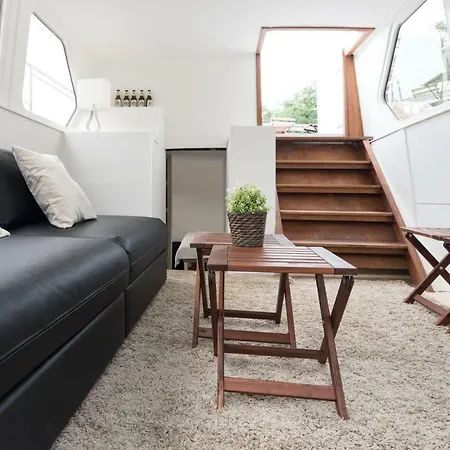 Basichouseboat Nearcenter *