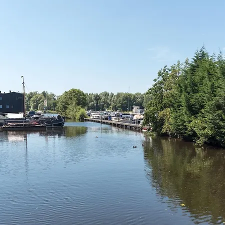 Basichouseboat Nearcenter Apartmán