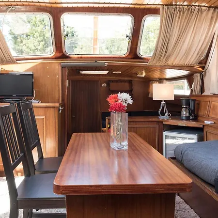 Apartmán Basichouseboat Nearcenter *