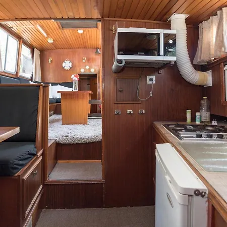 Basichouseboat Nearcenter Apartment
